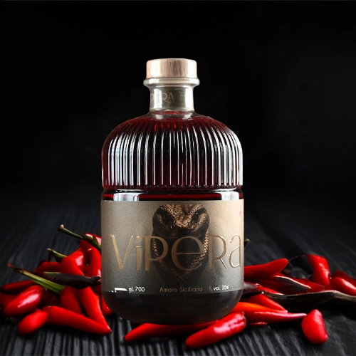 Bottiglia Amaro Vipera, digestivo siciliano al peperoncino ed erbe aromatiche